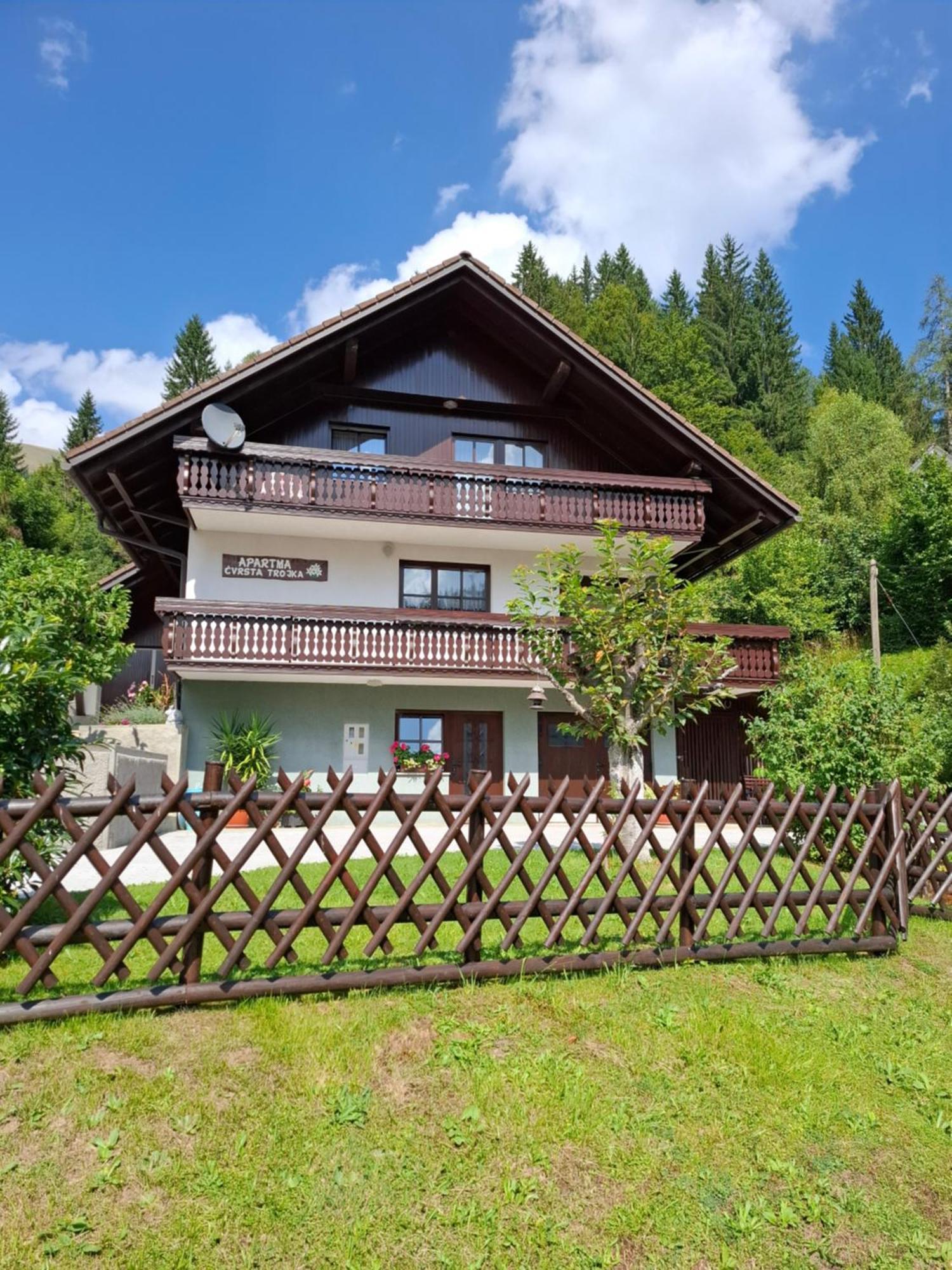 Apartma Cvrsta Trojka Йесенице Екстериор снимка
